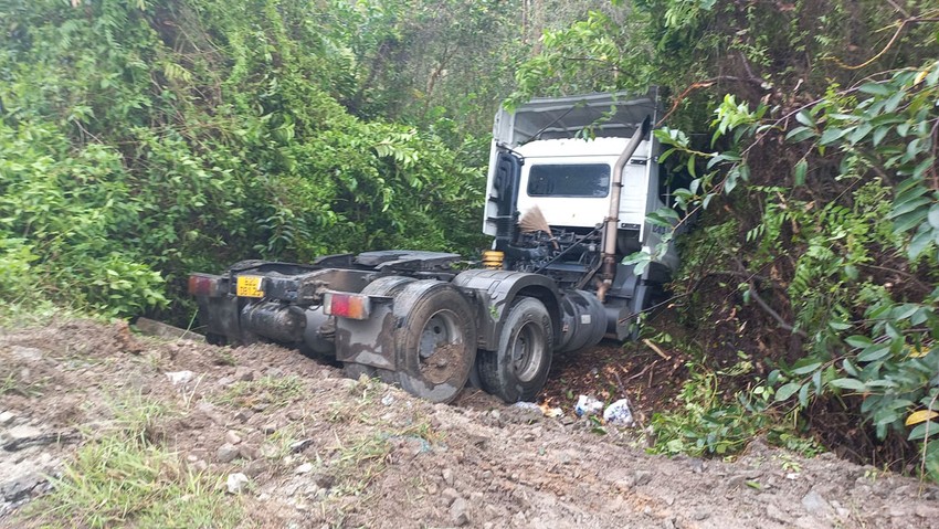 tin tuc tai nan giao thong moi nhat ngay 21 7 tra nh nguo i phu nu sang duo ng xe da u ke o lao va o quan lau nuong 2 tin tuc tai nan giao thong moi nhat ngay 21 7 tra nh nguo i phu nu sang duo ng xe da u ke o lao va o quan lau nuong 2