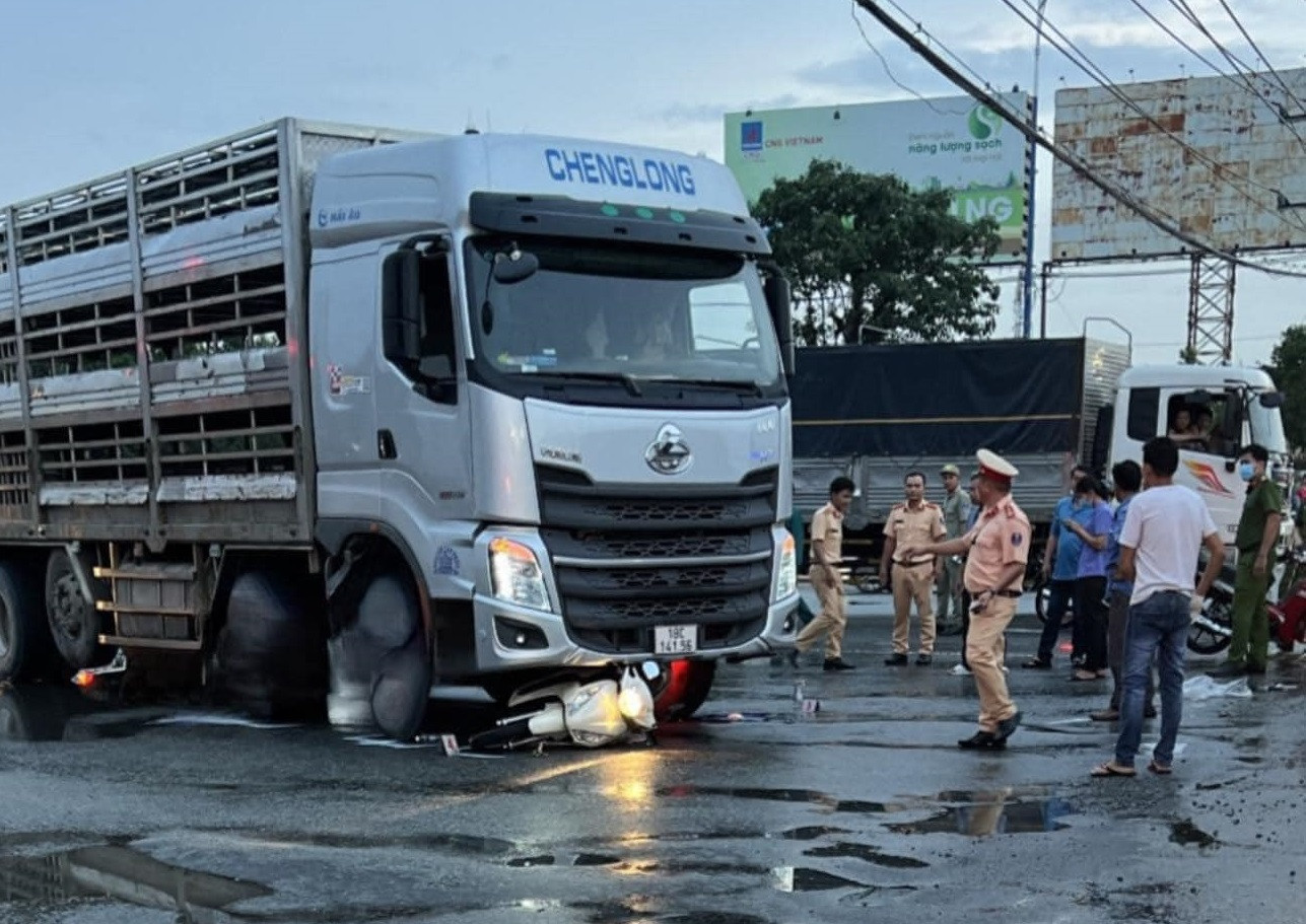 tin tuc tai nan giao thong moi nhat ngay 30 7 2023 hai nguoi tu vong thuong tam vi bi xe tai can 1 tin tuc tai nan giao thong moi nhat ngay 30 7 2023 hai nguoi tu vong thuong tam vi bi xe tai can 1