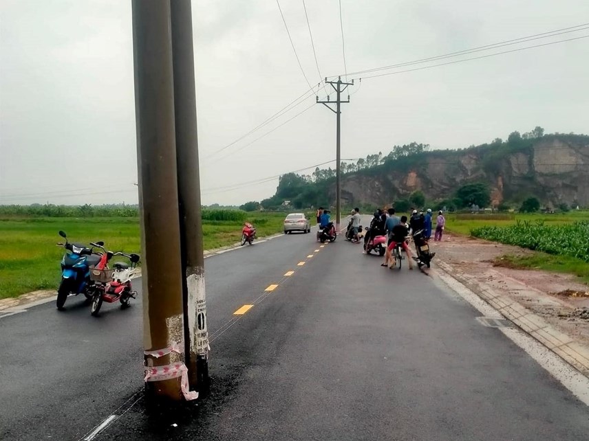 tin tuc tai nan giao thong moi nhat ngay 38 quang ngai tai nan giao thong lien hoan giua xe khach o to tai va xe ban tai1jpg tin tuc tai nan giao thong moi nhat ngay 38 quang ngai tai nan giao thong lien hoan giua xe khach o to tai va xe ban tai1jpg
