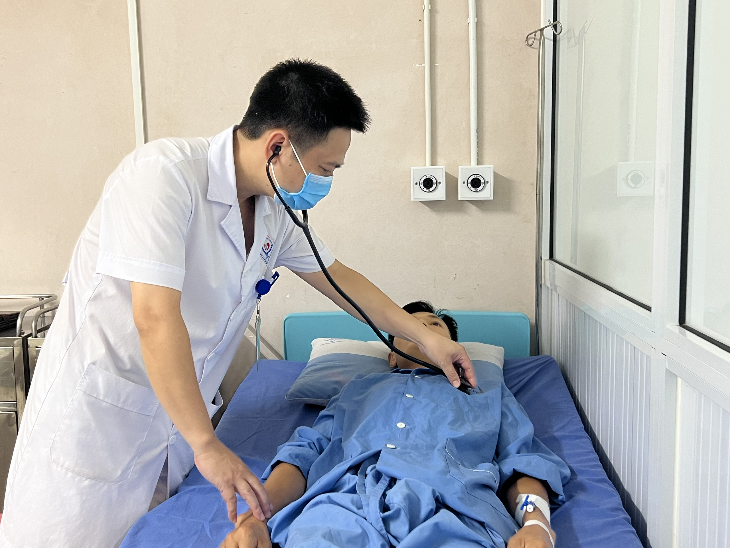 sau mot tuan di choi thac nuoc nam thanh nien nhiem vi khuan gay ton thuong gan than 1 sau mot tuan di choi thac nuoc nam thanh nien nhiem vi khuan gay ton thuong gan than 1