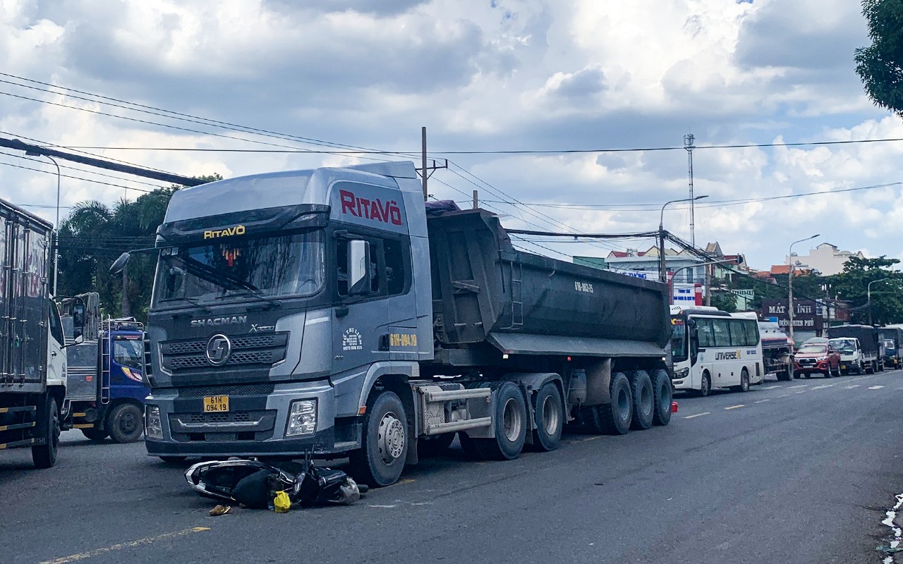 tin tuc tai nan giao thong moi nhat ngay 10 8 2023 xe may va cham xe khach tren quoc lo 1 nguoi phu nu tu vong 2 tin tuc tai nan giao thong moi nhat ngay 10 8 2023 xe may va cham xe khach tren quoc lo 1 nguoi phu nu tu vong 2