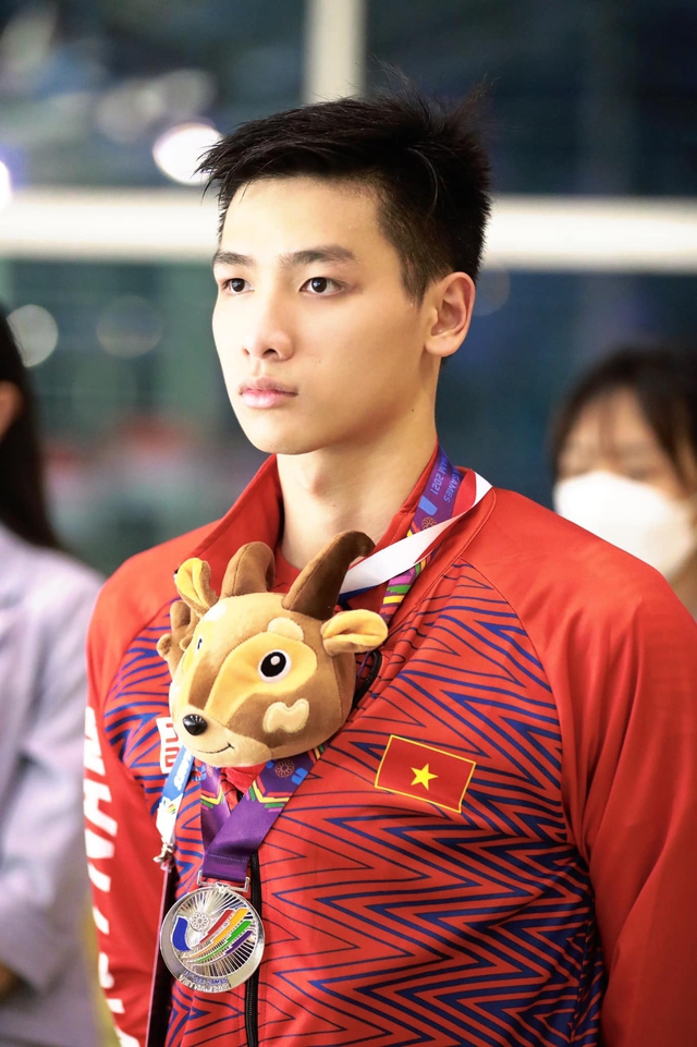 kinh ngu nguyen huu kim son bat ngo tu gia doi tuyen quoc gia o tuoi 21 3 kinh ngu nguyen huu kim son bat ngo tu gia doi tuyen quoc gia o tuoi 21 3
