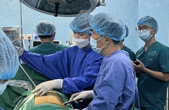 nam thanh nien bi vo dai trang do tro dua cua dong nghiep 1 nam thanh nien bi vo dai trang do tro dua cua dong nghiep 1