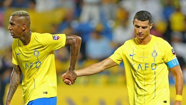 ronaldo tro lai al nassr van nhan that bai truoc al taawon 2 ronaldo tro lai al nassr van nhan that bai truoc al taawon 2