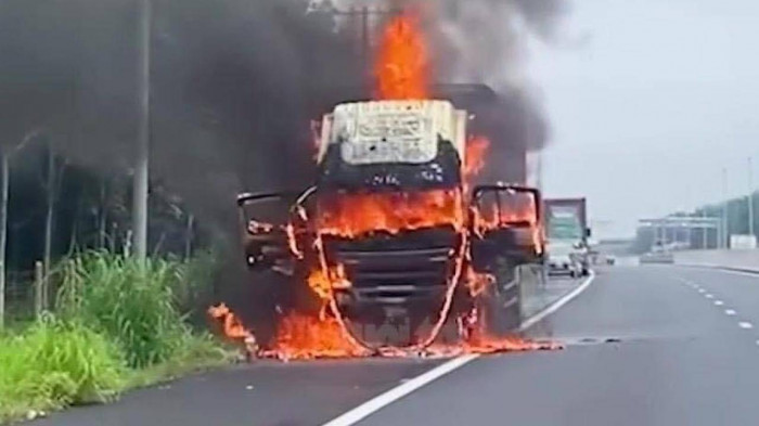 tin tuc tai nan giao thong moi nhat ngay 21 8 2023 nam thanh nien tu vong do tong vao cay ben duong 2 tin tuc tai nan giao thong moi nhat ngay 21 8 2023 nam thanh nien tu vong do tong vao cay ben duong 2
