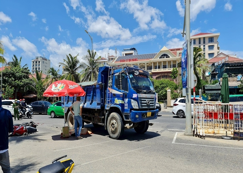 da nang bat tam giam tai xe xe tai gay tai nan khien nu du khach tu vong 1 da nang bat tam giam tai xe xe tai gay tai nan khien nu du khach tu vong 1