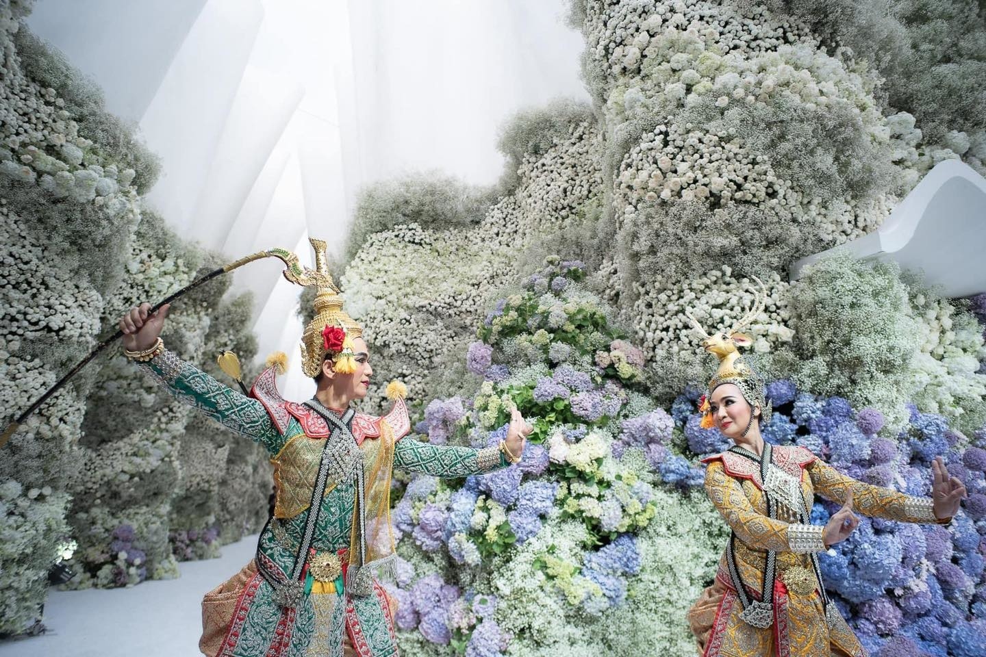 choang ngop truoc dam tang xa xi cua gioi sieu giau thai lan tran ngap hoa tuoi khung canh nhu chon thien duong 6