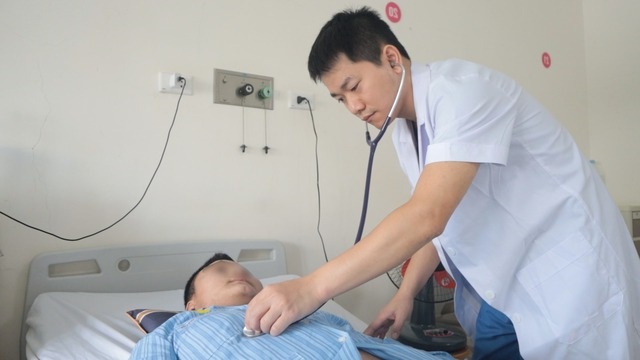 lop o to bat ngo phat no nguoi dan ong bi vo dong mach chu nguc 1 lop o to bat ngo phat no nguoi dan ong bi vo dong mach chu nguc 1