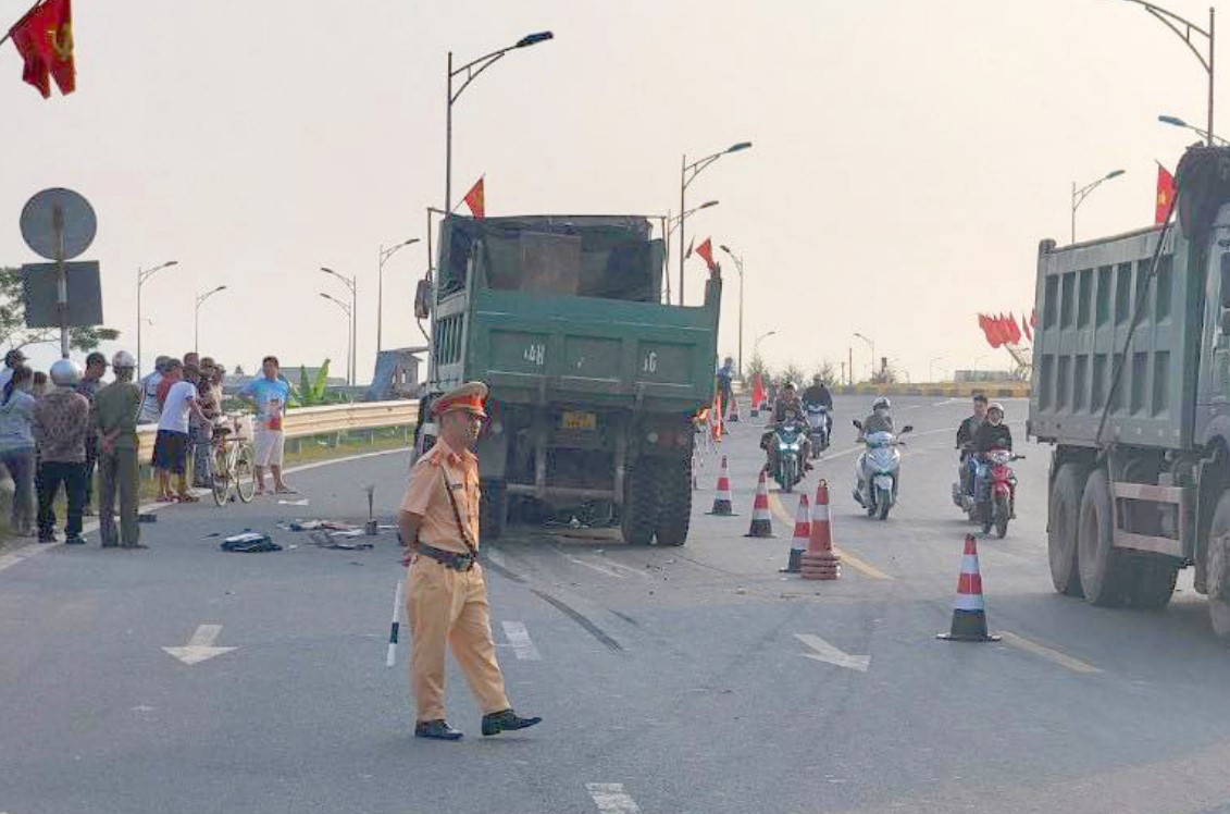tin tuc tai nan giao thong moi nhat ngay 18 10 2023 tai nan giao thong nghiem trong 3 thanh nien tu vong3jpg tin tuc tai nan giao thong moi nhat ngay 18 10 2023 tai nan giao thong nghiem trong 3 thanh nien tu vong3jpg