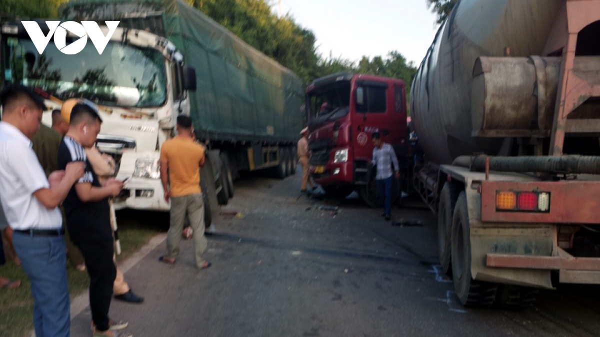 tin tuc tai nan giao thong moi nhat ngay 22 10 2023 xe tai lao vao vach nui mot nguoi tu vong 2 tin tuc tai nan giao thong moi nhat ngay 22 10 2023 xe tai lao vao vach nui mot nguoi tu vong 2