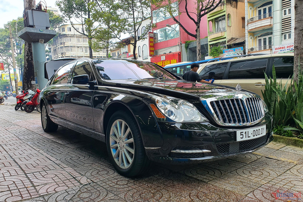 maybach 62s mang bien tu quy doc nhat 000 01 tai sai gon 2 maybach 62s mang bien tu quy doc nhat 000 01 tai sai gon 2