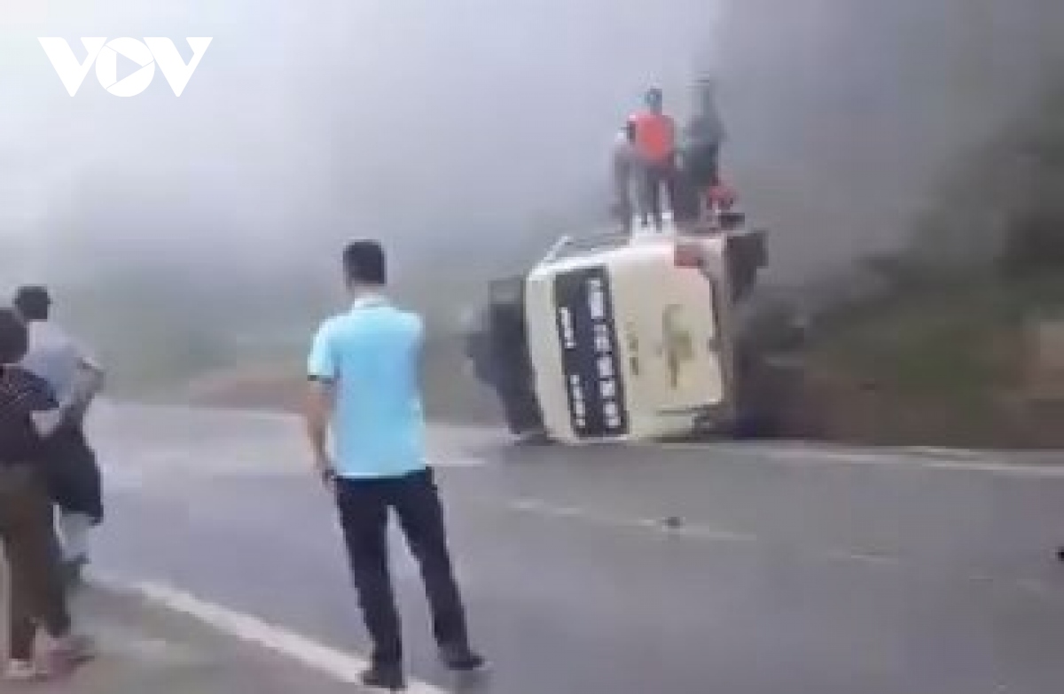 tin tuc tai nan giao thong moi nhat ngay 30 10 2023 tranh xe di nguoc chieu xe khach lat nhao tren quoc lo 6 1 tin tuc tai nan giao thong moi nhat ngay 30 10 2023 tranh xe di nguoc chieu xe khach lat nhao tren quoc lo 6 1