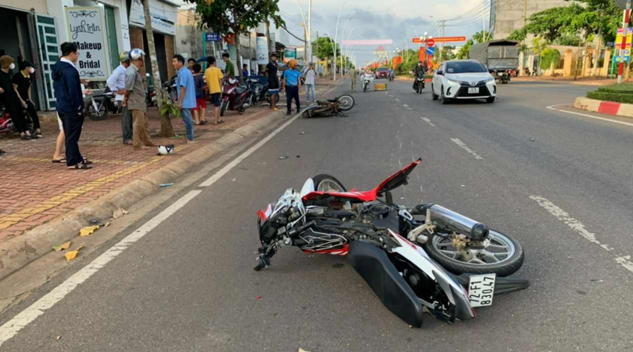 tin tuc tai nan giao thong moi nhat ngay 6 11 2023 hai xe may va cham 3 nguoi thuong vong 3 tin tuc tai nan giao thong moi nhat ngay 6 11 2023 hai xe may va cham 3 nguoi thuong vong 3