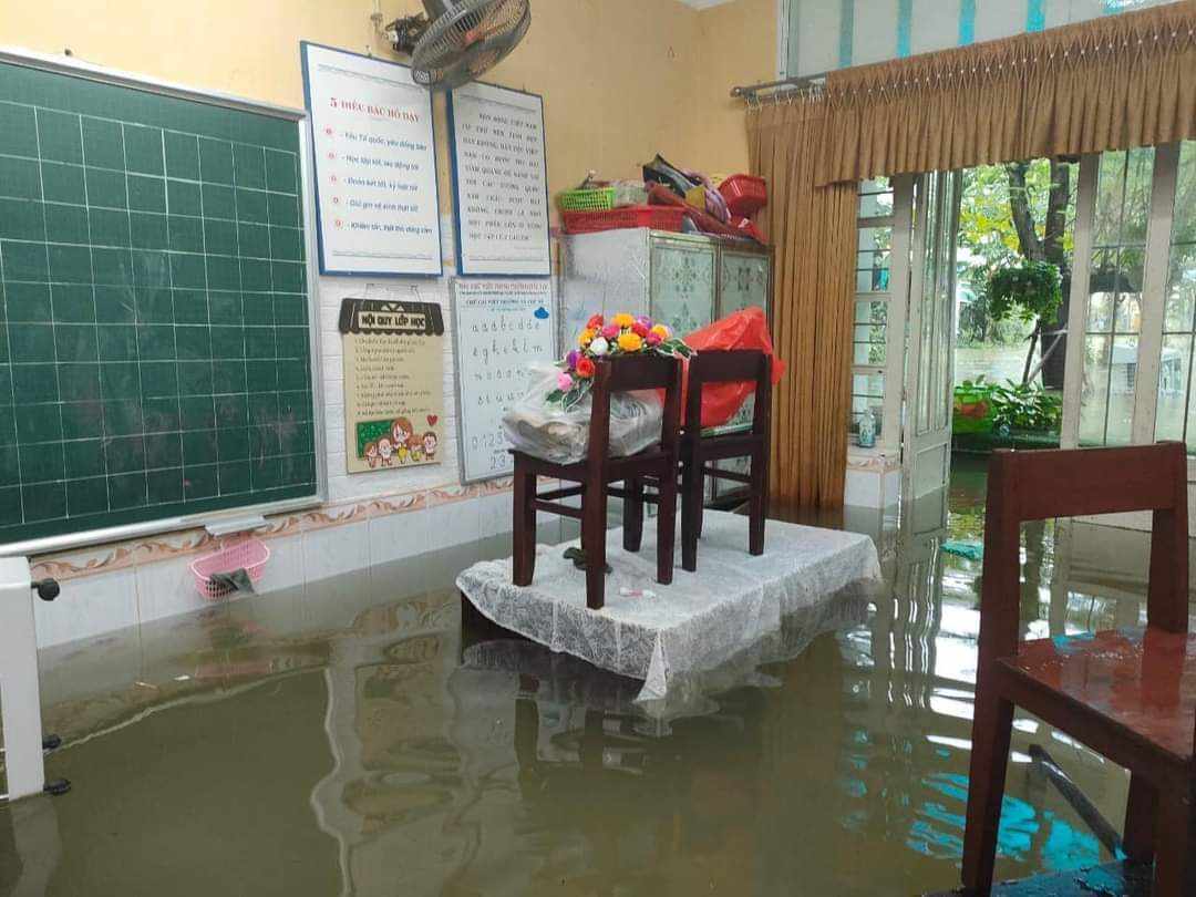 thua thien hue chim trong bien nuoc hoc sinh phai nghi hoc them 2 ngay 4