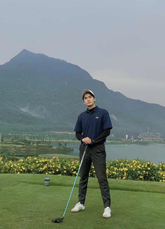 nhung thay giao 9x tung lam mua lam gio mang xa hoi nho ngoai hinh dien trai cung loat thanh tich dang ne 14