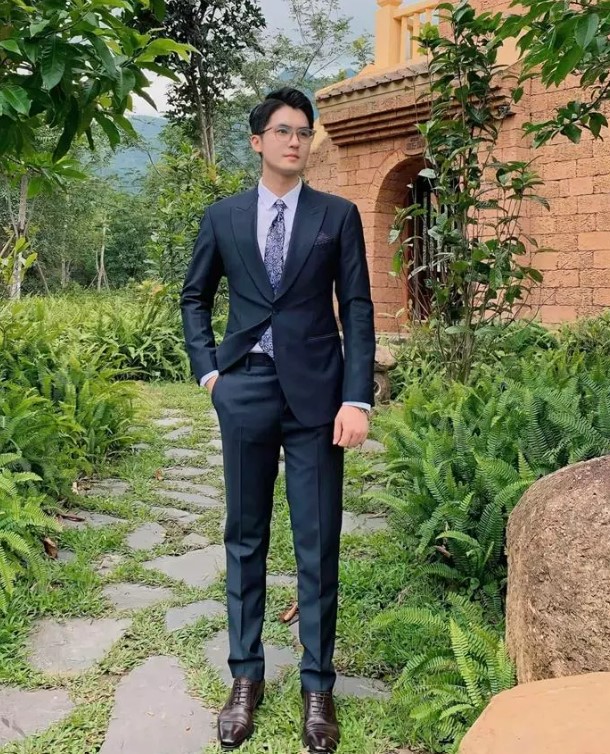 nhung thay giao 9x tung lam mua lam gio mang xa hoi nho ngoai hinh dien trai cung loat thanh tich dang ne 19