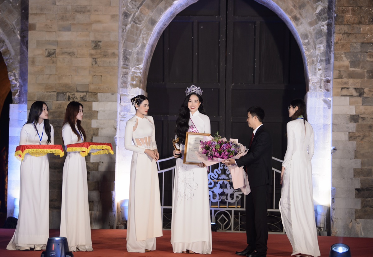 nguoi dep le thi thu tra duoc vinh danh tro thanh dai su ao dai 20231 nguoi dep le thi thu tra duoc vinh danh tro thanh dai su ao dai 20231