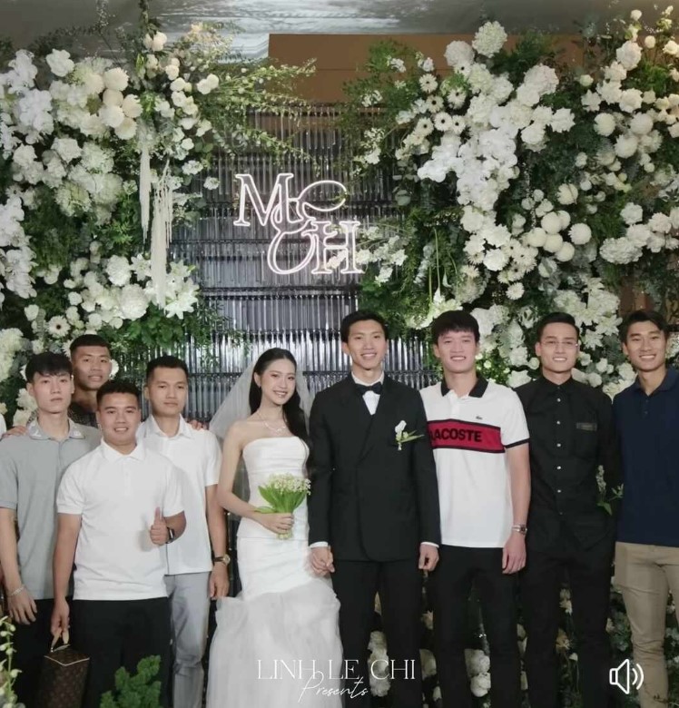 doa n ha i my ba t kho c doa n van ha u an ca n lau nuo c ma t cho vo trong tiec cuoi o khach san 5 sao 10 doa n ha i my ba t kho c doa n van ha u an ca n lau nuo c ma t cho vo trong tiec cuoi o khach san 5 sao 10