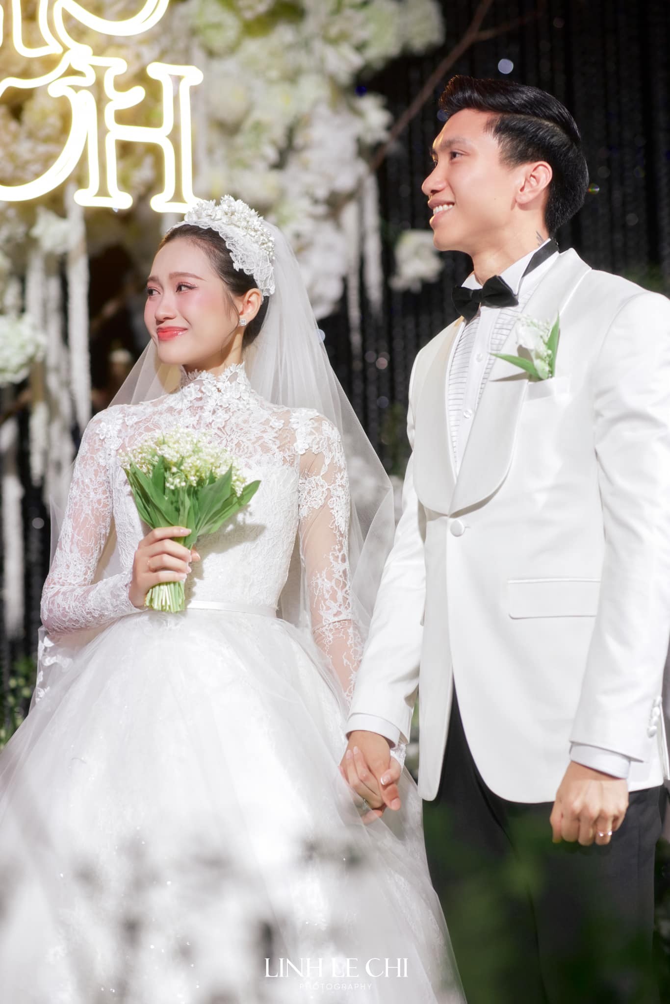doa n ha i my ba t kho c doa n van ha u an ca n lau nuo c ma t cho vo trong tiec cuoi o khach san 5 sao 13 doa n ha i my ba t kho c doa n van ha u an ca n lau nuo c ma t cho vo trong tiec cuoi o khach san 5 sao 13