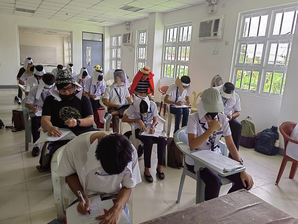 mu chong gian lan thi cu cua sinh vien philippines gay bao mang xa hoi duoc nhieu sinh vien cac truong dai hoc huong ung 1