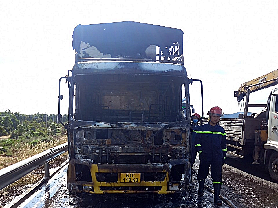 tin tuc tai nan giao thong moi nhat ngay 30 11 2023 xe tai chay rui tren cao toc vinh hao phan thiet 1 tin tuc tai nan giao thong moi nhat ngay 30 11 2023 xe tai chay rui tren cao toc vinh hao phan thiet 1