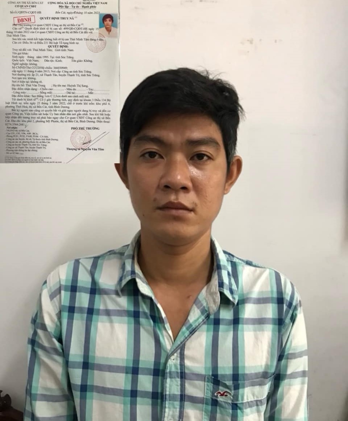 bi nhac vi net po xe may gay on nguoi dan ong dung dao tan cong nguoi roi bo tron 1 bi nhac vi net po xe may gay on nguoi dan ong dung dao tan cong nguoi roi bo tron 1