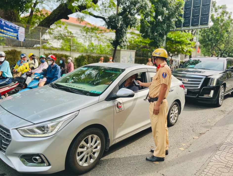 csgt tp hcm noi ro hon ve phuong an dieu chinh do nong do con ban ngay1jpg csgt tp hcm noi ro hon ve phuong an dieu chinh do nong do con ban ngay1jpg