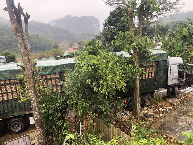 tin tuc tai nan giao thong moi nhat ngay 4 12 2023 xe dau keo mat lai dam thang vao nha dan tai lang son 1