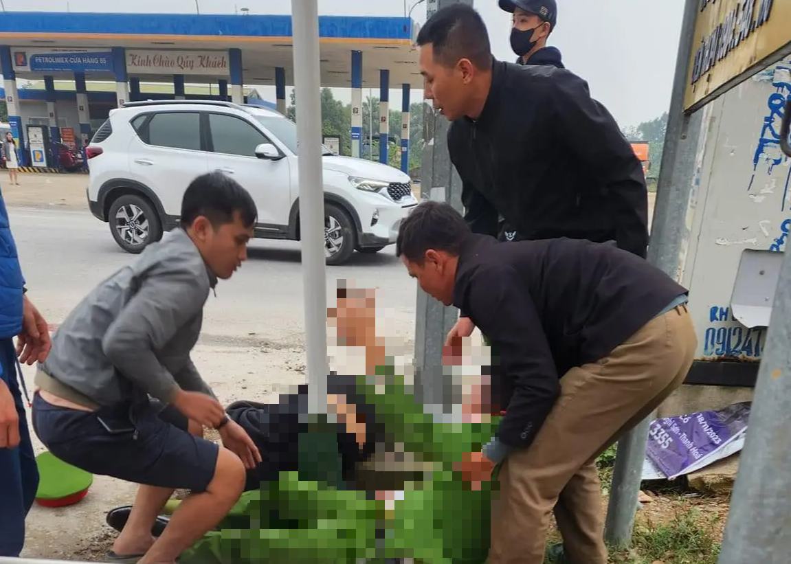 tin tuc tai nan giao thong moi nhat ngay 4 12 2023 xe dau keo mat lai dam thang vao nha dan tai lang son 2