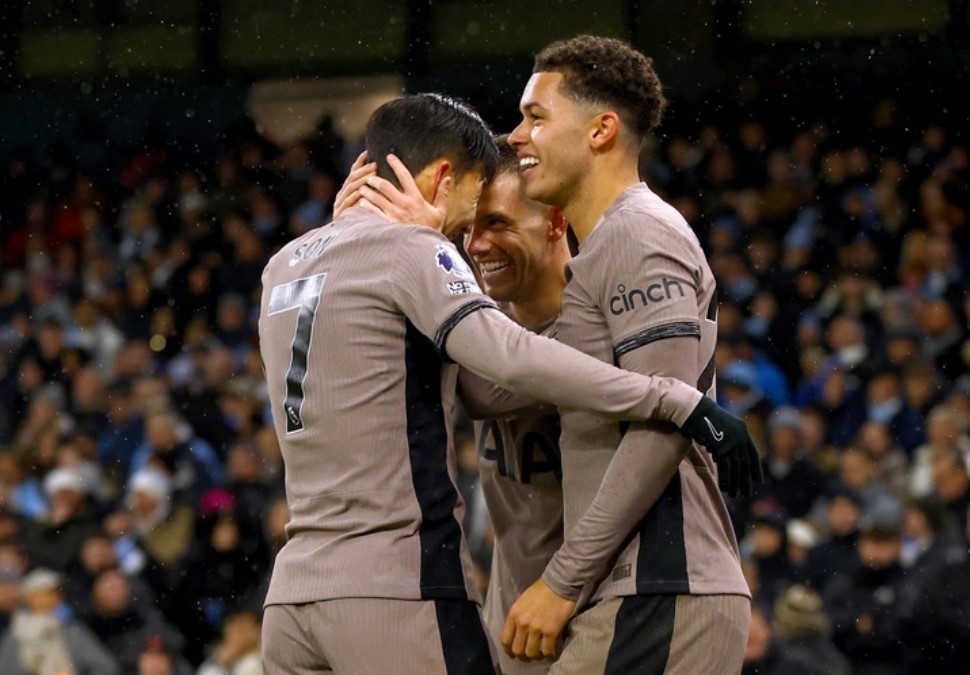 ruot duoi ti so nghet tho man city roi chien thang truoc tottenham 3
