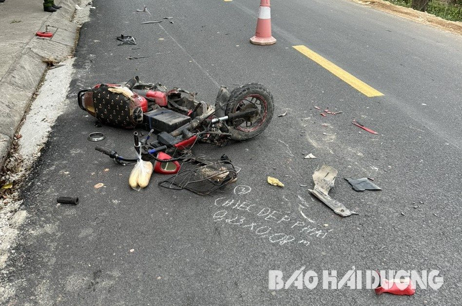 tin tuc tai nan giao thong moi nhat ngay 6 12 2023 va cham voi xe cong nong hai thanh nien di xe may tu vong 2