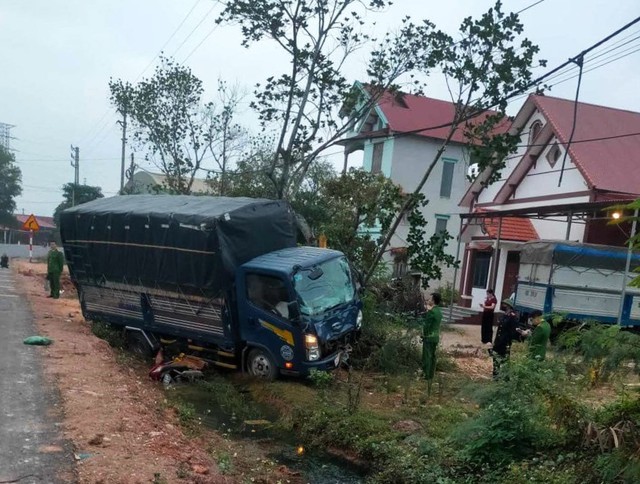 tin tuc tai nan giao thong moi nhat ngay 12 12 2023 tai nan lien hoan tren quoc lo 1a khien 4 xe o to hu hong 2 tin tuc tai nan giao thong moi nhat ngay 12 12 2023 tai nan lien hoan tren quoc lo 1a khien 4 xe o to hu hong 2