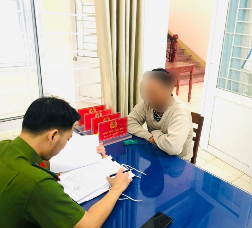cong an quang ngai vao cuoc vu nam sinh lop 9 o quang ngai bi bo cua ban dung dau goi cui cho danh nhap vien2jpg cong an quang ngai vao cuoc vu nam sinh lop 9 o quang ngai bi bo cua ban dung dau goi cui cho danh nhap vien2jpg