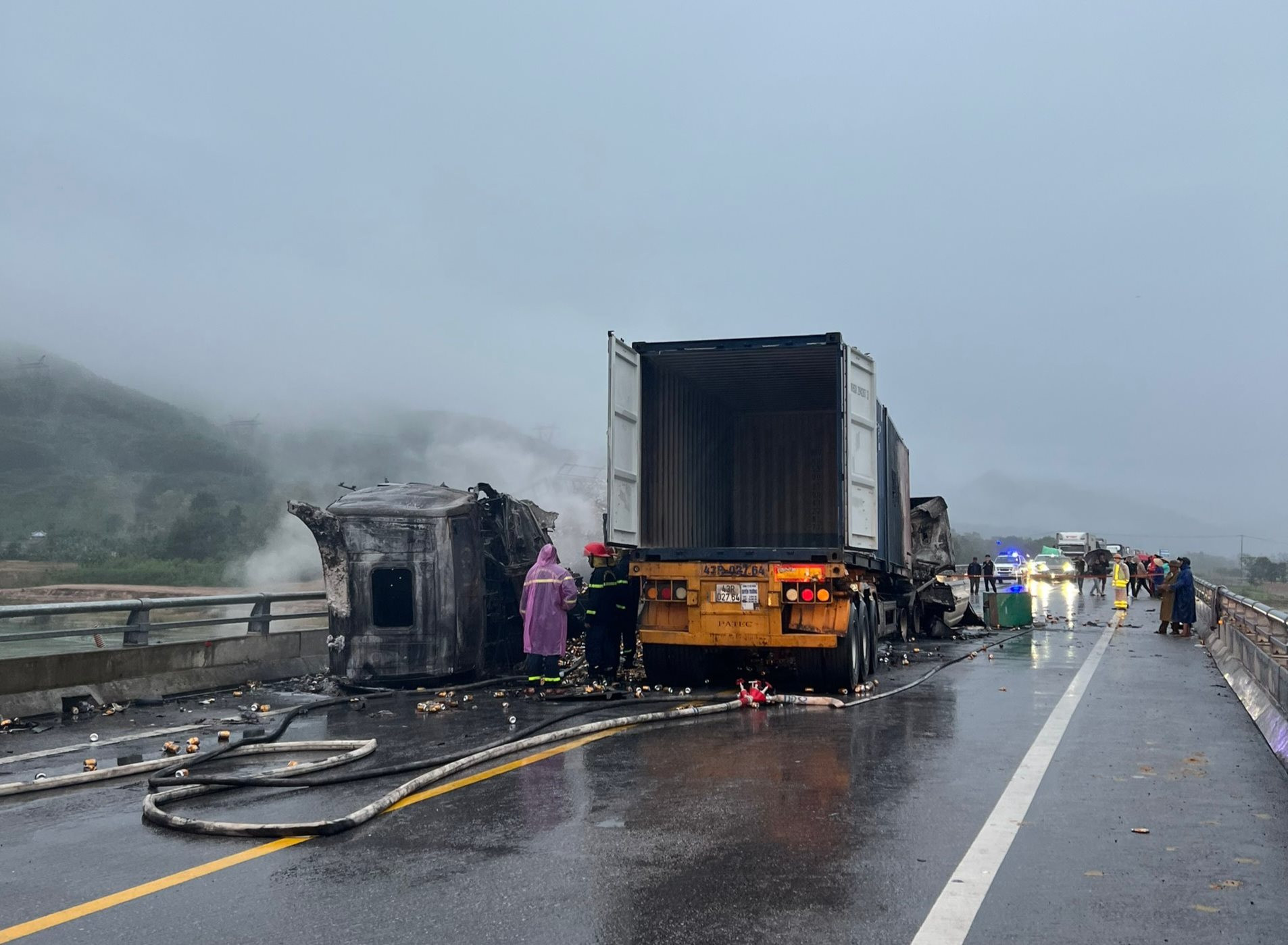 tin tuc tai nan giao thong moi nhat ngay 19 12 2023 xe tai vuot au khien co gai tre tu vong tai cho 4 tin tuc tai nan giao thong moi nhat ngay 19 12 2023 xe tai vuot au khien co gai tre tu vong tai cho 4