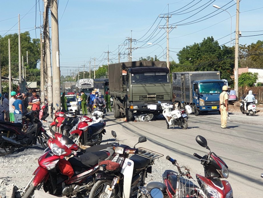 tin tuc tai nan giao thong moi nhat ngay 20 12 2023 xe dau keo mat lai lat nghieng ben duong tai xe may man thoat nan12pg tin tuc tai nan giao thong moi nhat ngay 20 12 2023 xe dau keo mat lai lat nghieng ben duong tai xe may man thoat nan12pg