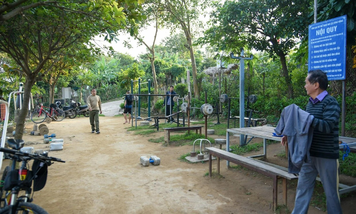 bat chap cai lanh thau xuong nguoi dan ha noi van song hong de ren luyen suc khoe 2