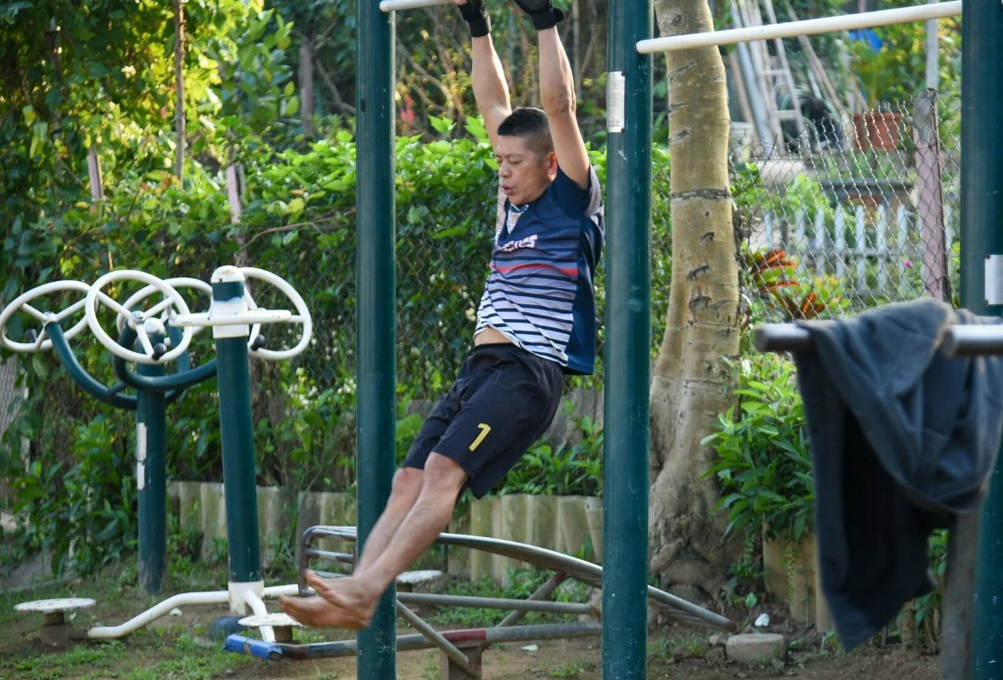 bat chap cai lanh thau xuong nguoi dan ha noi van song hong de ren luyen suc khoe 4