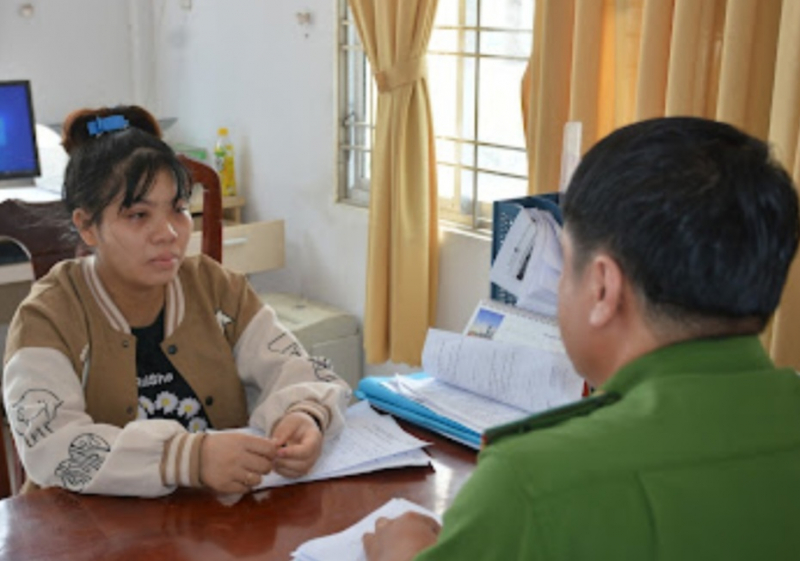 An ninh - Hình sự - Phẫn nộ trước lời khai của người mẹ bỏ con mới sinh vào hộp nhựa thả trôi sông