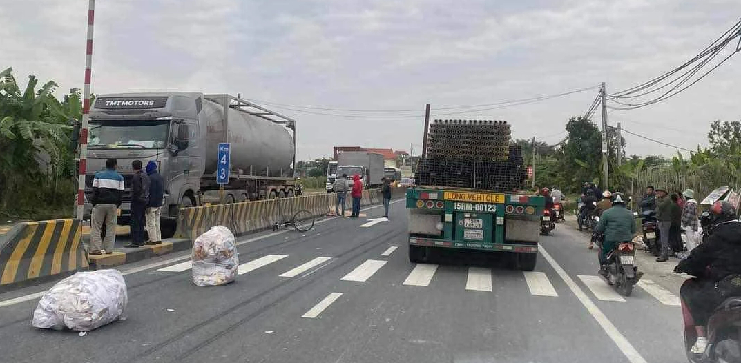 tin tuc tai nan giao thong moi nhat ngay 22 12 2023 xe dau keo boc chay du doi tren duong ho chi minh 2