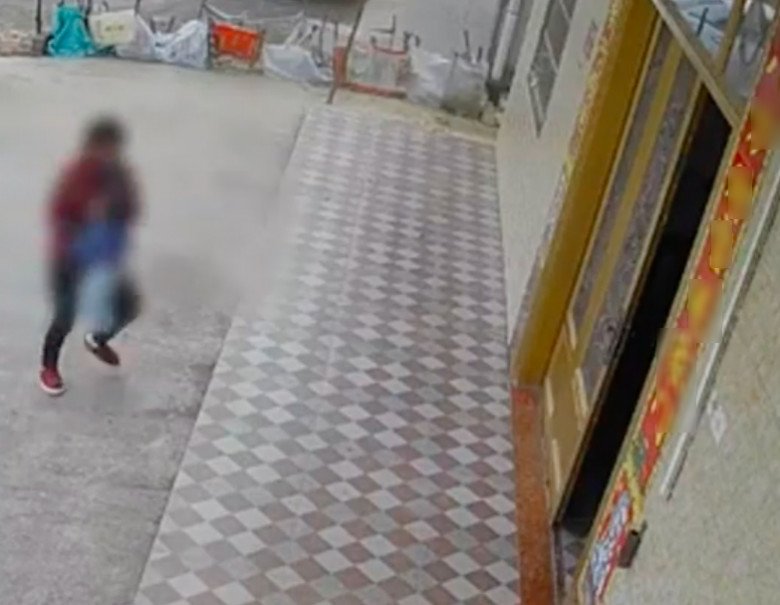 phan no be trai bi ba noi danh dap da man tat nhu troi giang ben ve duong 4