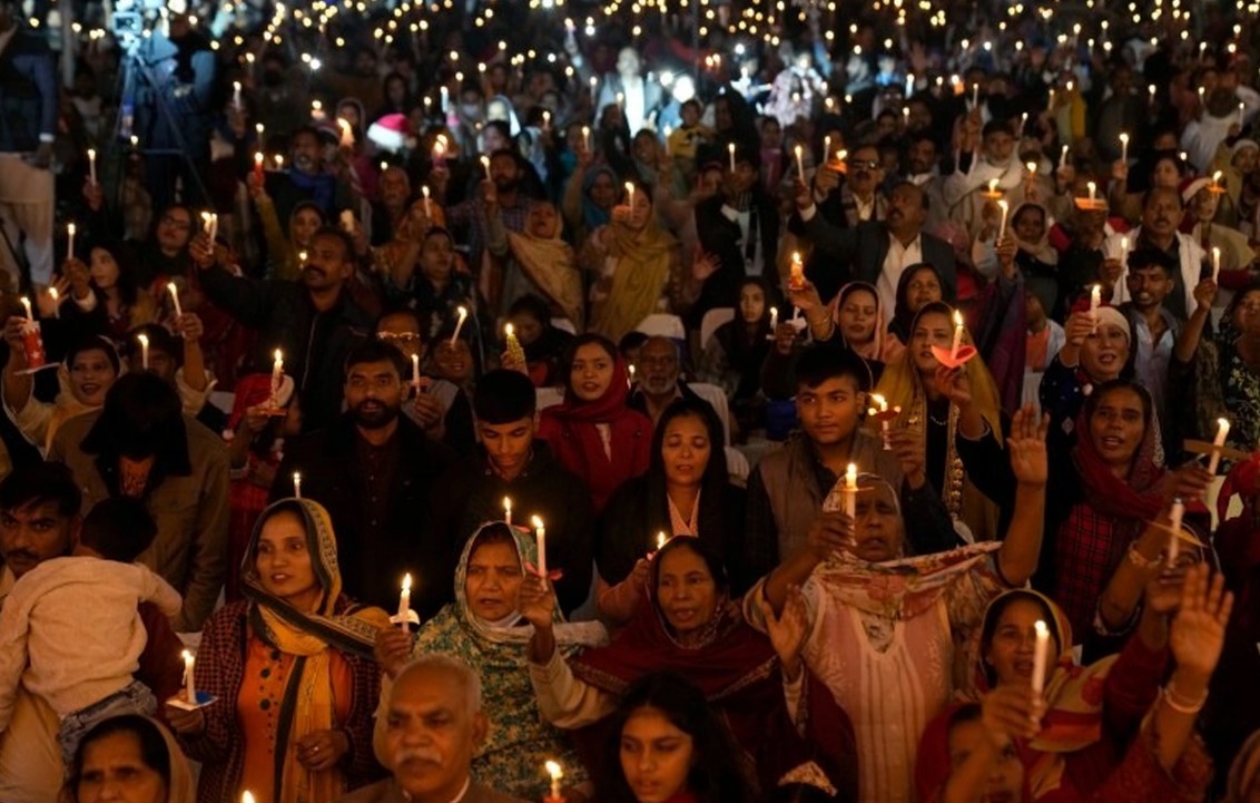 khong khi giang sinh 2023 ron rang tren khap the gioi10jpg