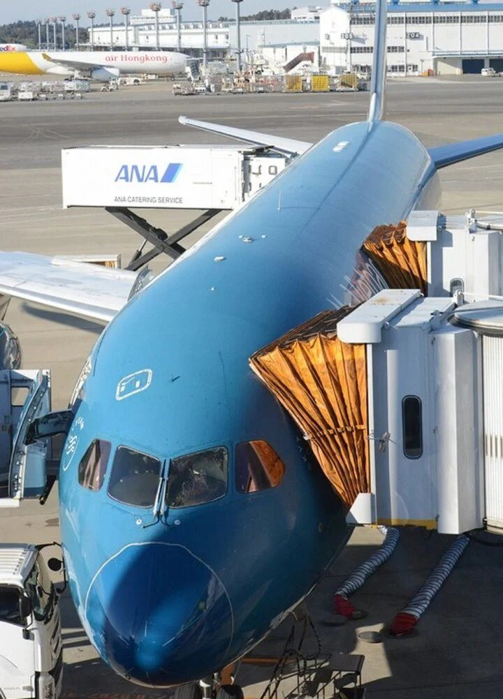 may bay boeing cua vietnam airlines nut kinh ha canh an toan o nhat ban 3