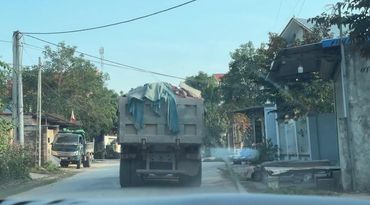 thai nguyen can kiem tra hang loat xe trong tai lon khai thac dat gay o nhiem moi truong 3
