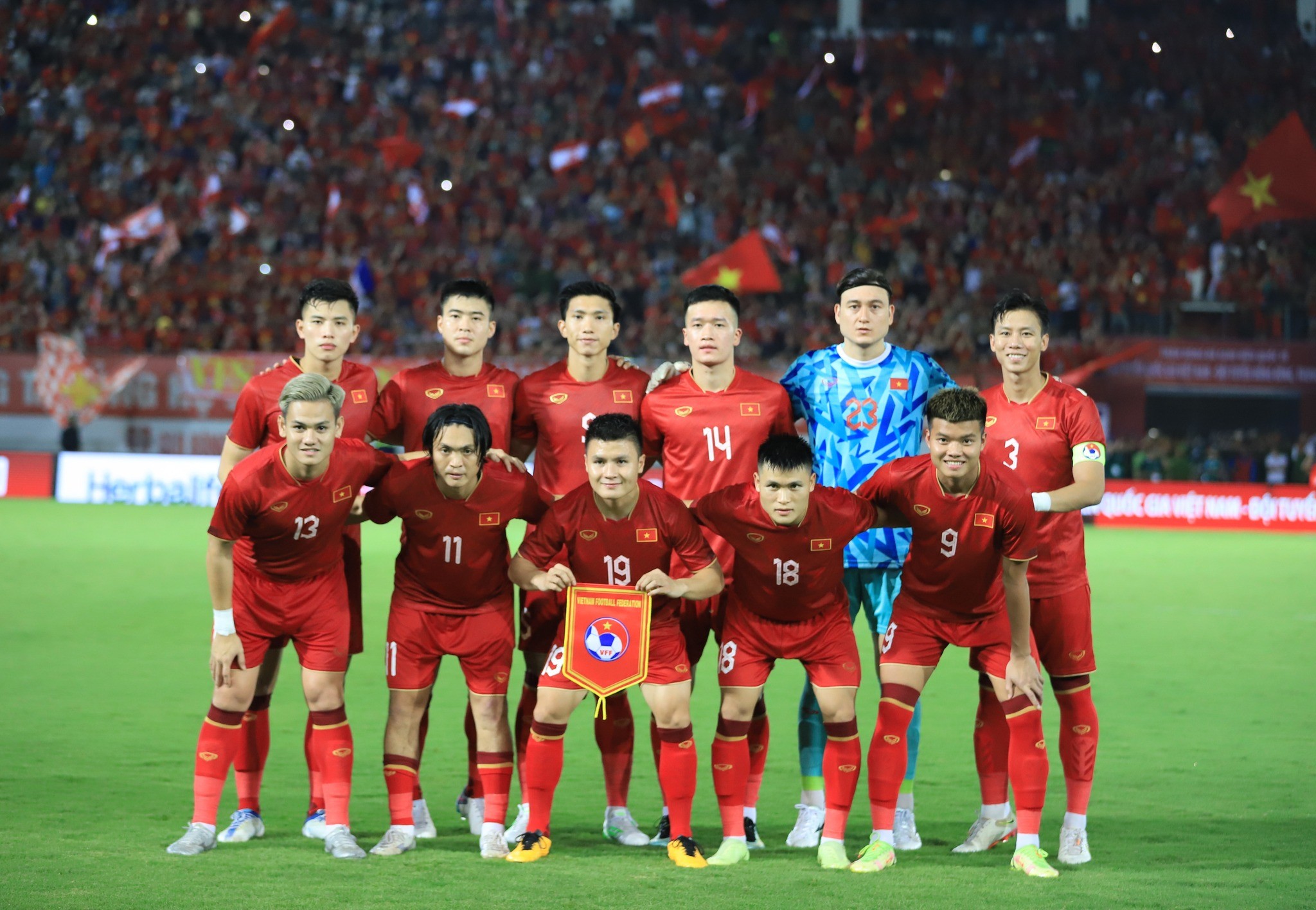 hlv philippe troussier truc tiep cong bo danh sach doi tuyen viet nam 20 cau thu se bi gach ten 2 hlv philippe troussier truc tiep cong bo danh sach doi tuyen viet nam 20 cau thu se bi gach ten 2
