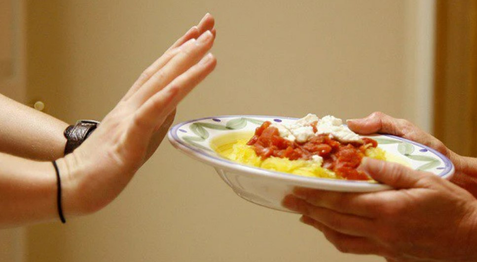 nhung thoi quen xau trong bua toi khien ban tang can vu vu bo ngay truoc khi qua muon 2 nhung thoi quen xau trong bua toi khien ban tang can vu vu bo ngay truoc khi qua muon 2