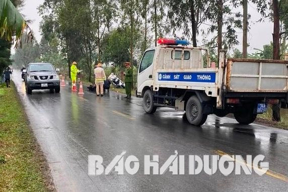 tin tuc tai nan giao thong moi nhat ngay 11 1 2 24 va cham voi xe tron be tong xe o to khach lao xuong bo song 1 tin tuc tai nan giao thong moi nhat ngay 11 1 2 24 va cham voi xe tron be tong xe o to khach lao xuong bo song 1
