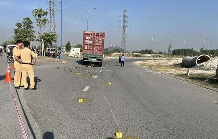 tin tuc tai nan giao thong moi nhat ngay 17 1 2024 lat xe dau keo tren duong ho chi minh gay un tac nghiem trong 1 tin tuc tai nan giao thong moi nhat ngay 17 1 2024 lat xe dau keo tren duong ho chi minh gay un tac nghiem trong 1