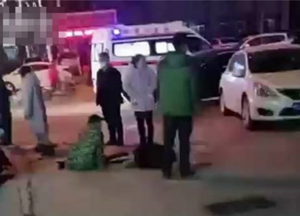3 dua tre nem phao vao kho hang lam lua bung chay khi bi phat hien noi mot cau khien cu dan mang buc xuc 8 3 dua tre nem phao vao kho hang lam lua bung chay khi bi phat hien noi mot cau khien cu dan mang buc xuc 8