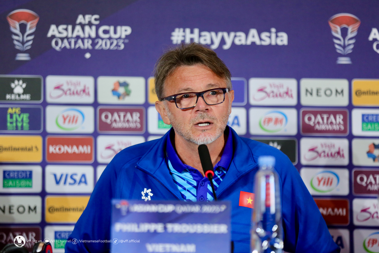 hlv philippe troussier tran dau ngay mai la tran dau kho khan cho ca indonesia va viet nam 1
