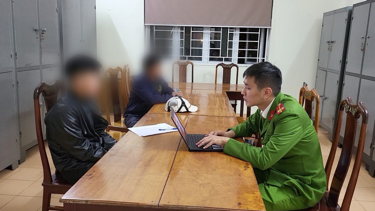 ha tinh khoi to nam sinh lop 12 thong chot tong csgt bi thuong nang 1